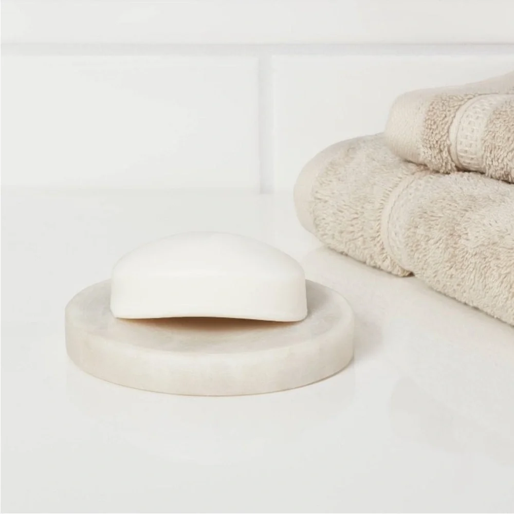THRESHOLD NWT marble soap dish -white